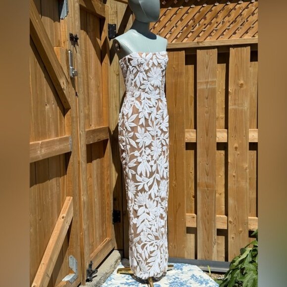 🆕 BRONX & BANCO 🧿 NWOT Dahlia Gown, White Sequin Floral Gown - Sz L US 8 - Picture 4 of 16